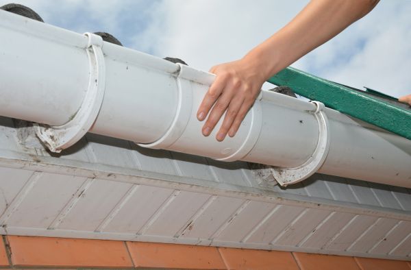 Cost of Gutter Reattachment in Omaha